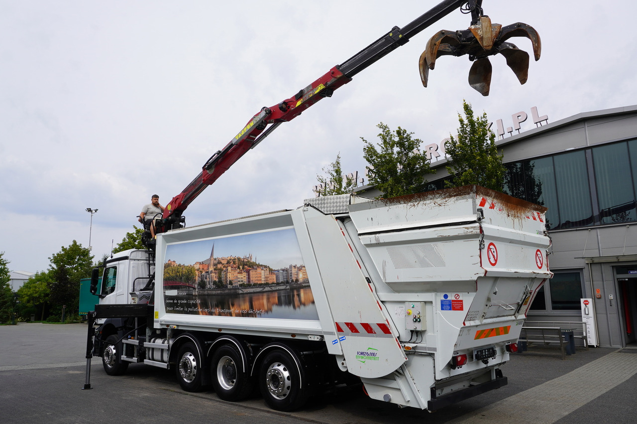MERCEDES-BENZ Antos 3240 8x2 / Tajfun 5T crane / Farid Industries garbage truck/ 3 steered axles - Ассенизатор: фото 2 MERCEDES-BENZ Antos 3240 8x2 / Tajfun 5T crane / Farid Industries garbage truck/ 3 steered axles - Ассенизатор: фото 2
