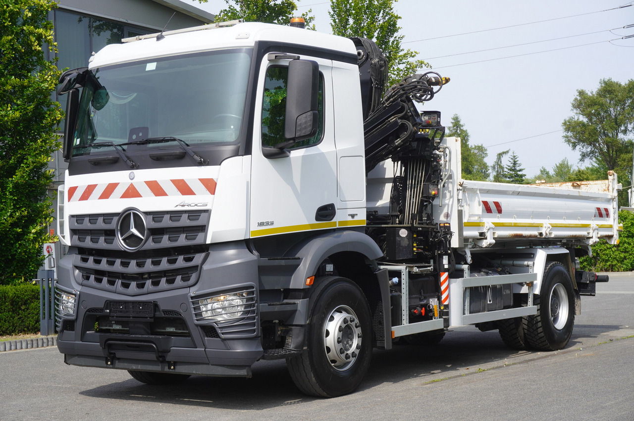 MERCEDES-BENZ Arocs 1833 / 87,000 km!!! / Hds HIAB X-DUO 128 B-2 / three-sided tipper - Самосвал, Автоманипулятор: фото 3 MERCEDES-BENZ Arocs 1833 / 87,000 km!!! / Hds HIAB X-DUO 128 B-2 / three-sided tipper - Самосвал, Автоманипулятор: фото 3