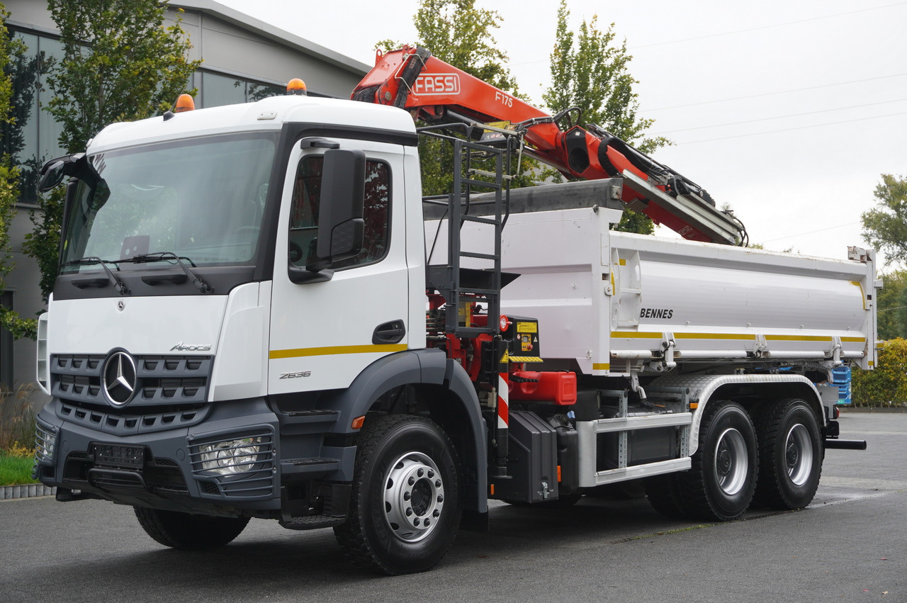MERCEDES-BENZ Arocs 2636 6x4 / Fassi F175 / 7.7 t / 10 m / 2-side tipper / Bortmatic - Автоманипулятор: фото 2 MERCEDES-BENZ Arocs 2636 6x4 / Fassi F175 / 7.7 t / 10 m / 2-side tipper / Bortmatic - Автоманипулятор: фото 2