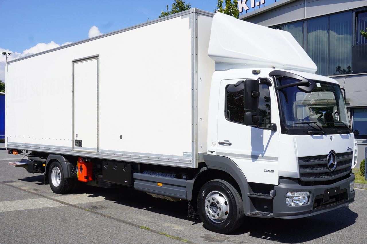 MERCEDES-BENZ Atego 1318 E6 / 20 pallet container / lift / 90 thousand km !!! - Грузовик с закрытым кузовом: фото 1 MERCEDES-BENZ Atego 1318 E6 / 20 pallet container / lift / 90 thousand km !!! - Грузовик с закрытым кузовом: фото 1
