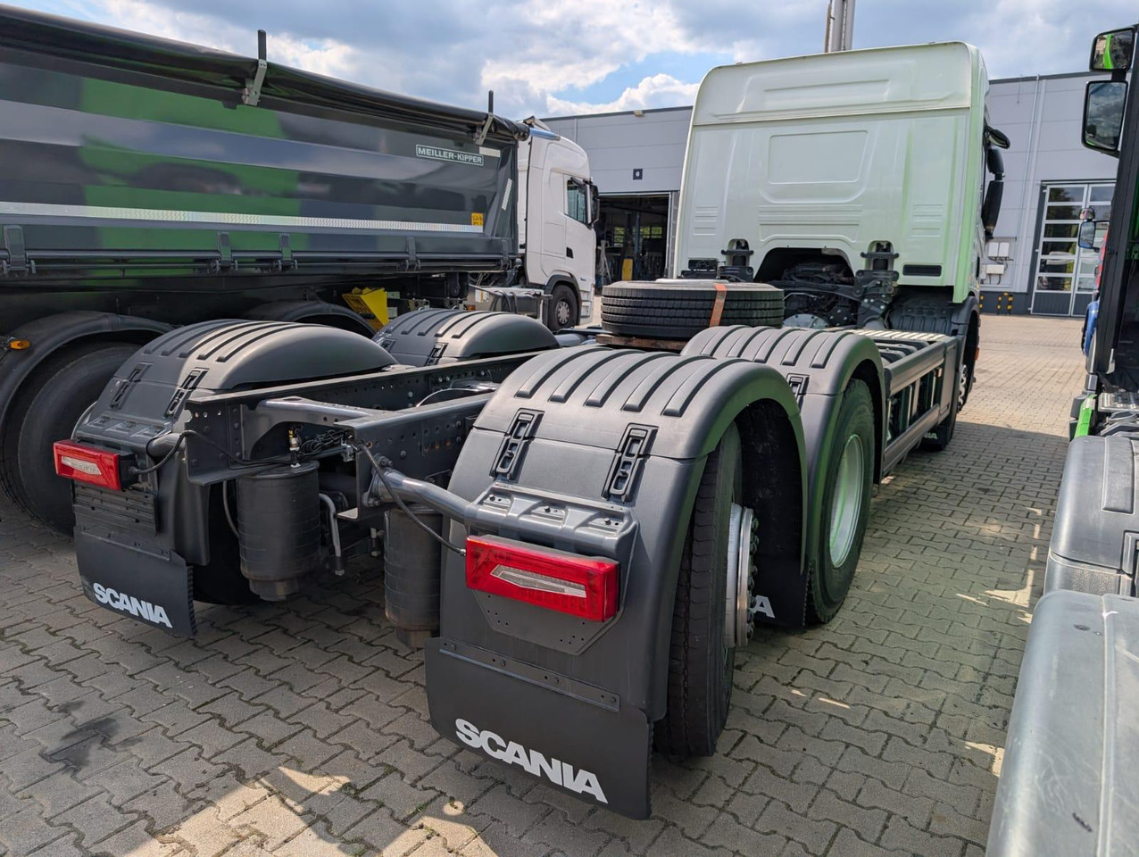 SCANIA P 340 B6x2*4NA / chassis frame / steering axle / CNG / large cab / 8 units - Мусоровоз: фото 3 SCANIA P 340 B6x2*4NA / chassis frame / steering axle / CNG / large cab / 8 units - Мусоровоз: фото 3