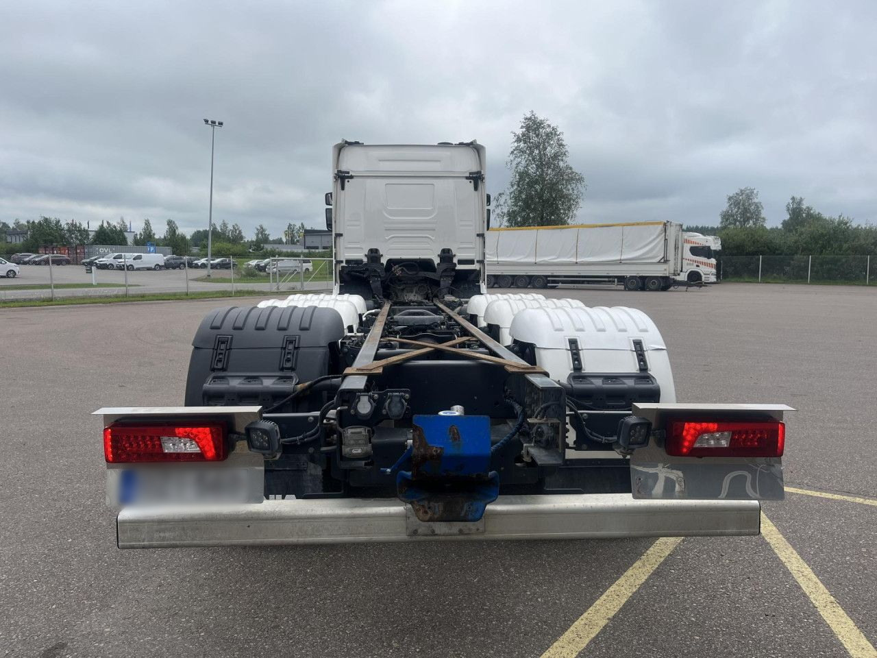 SCANIA R560 B8x4*4 / Chassis / sleeper cab / Power take-off - Грузовик-шасси: фото 5 SCANIA R560 B8x4*4 / Chassis / sleeper cab / Power take-off - Грузовик-шасси: фото 5