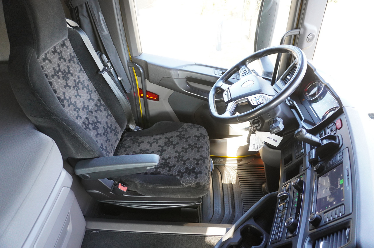 Тентованный грузовик SCANIA R650 V8 8x4 /4 / 2020 / Curtainsider 23 EPAL: фото 26