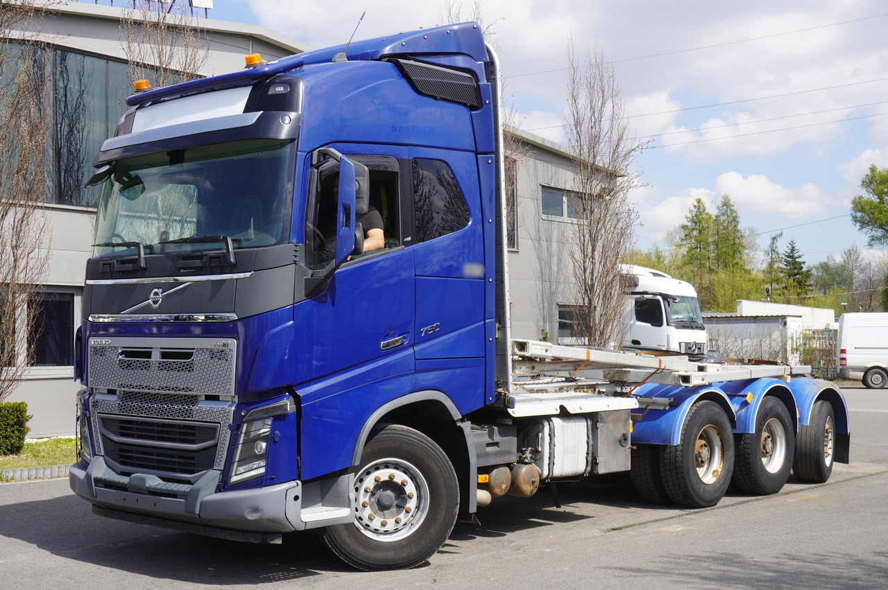 VOLVO FH16 750 8x4 / 750 HP! / 20 t load capacity / stanchion superstructure - Автоманипулятор: фото 3 VOLVO FH16 750 8x4 / 750 HP! / 20 t load capacity / stanchion superstructure - Автоманипулятор: фото 3
