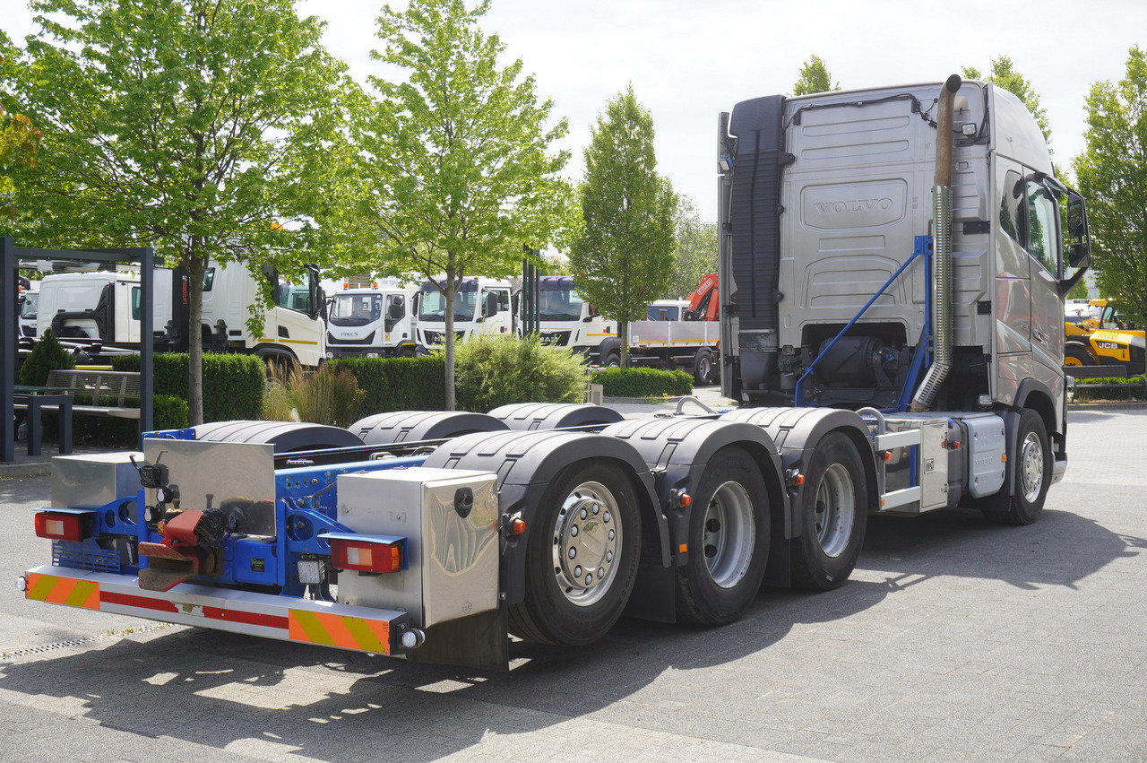 VOLVO FH16 750 8x4x4 / 750 HP! / Frame 685 cm / Steered 4th axle - Грузовик-шасси: фото 5 VOLVO FH16 750 8x4x4 / 750 HP! / Frame 685 cm / Steered 4th axle - Грузовик-шасси: фото 5