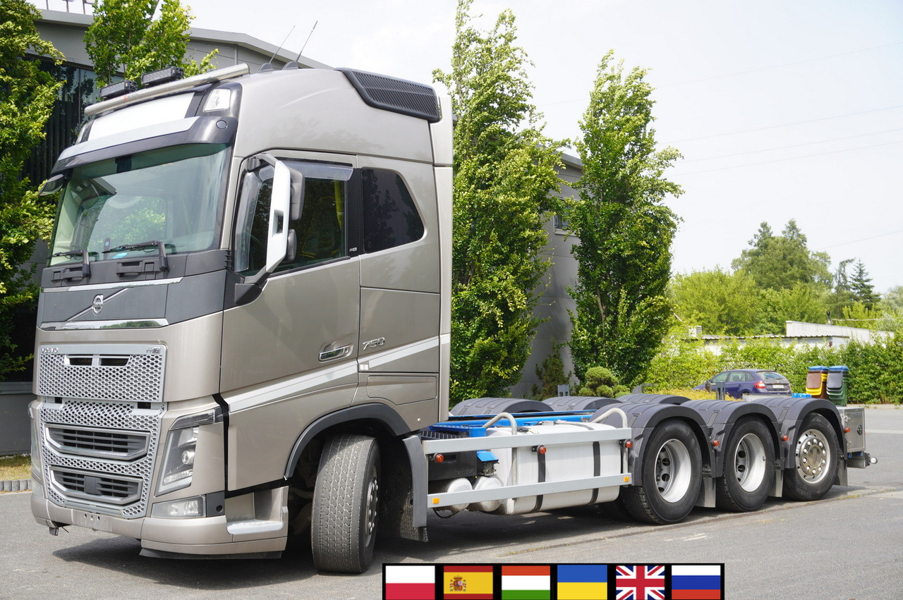 VOLVO FH16 750 8x4x4 / 750 HP! / Frame 685 cm / Steered 4th axle - Грузовик-шасси: фото 1 VOLVO FH16 750 8x4x4 / 750 HP! / Frame 685 cm / Steered 4th axle - Грузовик-шасси: фото 1
