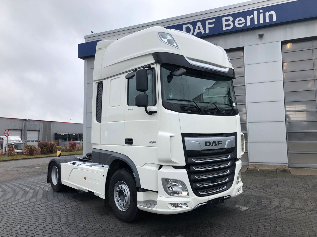 DAF XF 480 FT SSC Retarder Standklima 2x Tank 1050 L - Тягач: фото 2 DAF XF 480 FT SSC Retarder Standklima 2x Tank 1050 L - Тягач: фото 2