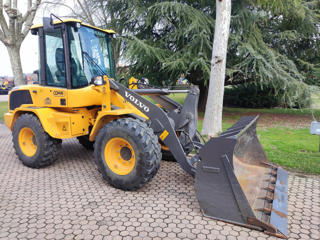 VOLVO L35G - Колёсный погрузчик: фото 3 VOLVO L35G - Колёсный погрузчик: фото 3