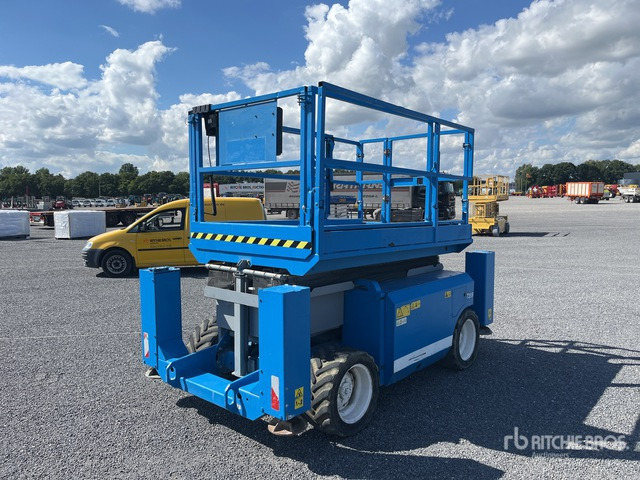 2011 Genie GS3268RT 4x4 Scissor Lift - Ножничный подъемник: фото 4 2011 Genie GS3268RT 4x4 Scissor Lift - Ножничный подъемник: фото 4