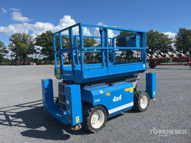 2011 Genie GS3268RT 4x4 Scissor Lift - Ножничный подъемник: фото 1 2011 Genie GS3268RT 4x4 Scissor Lift - Ножничный подъемник: фото 1