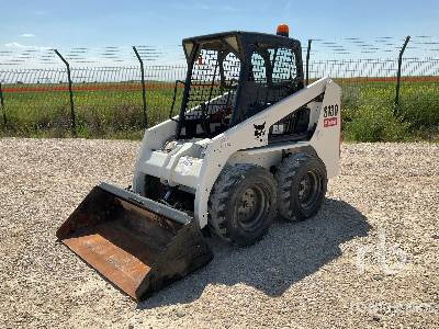BOBCAT S130 - Мини-погрузчик с бортовым поворотом: фото 1 BOBCAT S130 - Мини-погрузчик с бортовым поворотом: фото 1