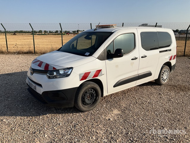 2020 Toyota Proace Cargo Van - Лёгкий коммерческий автомобиль: фото 1 2020 Toyota Proace Cargo Van - Лёгкий коммерческий автомобиль: фото 1