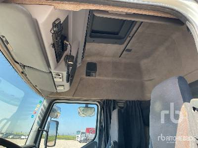 Полуприцеп-цистерна RENAULT 420.26 6X2 6x2 Feed Tank: фото 11