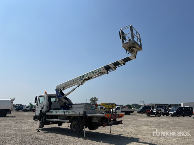 2003 Nissan Atleon 140 2003 Ram Antares 220I4 20 m on 4x2 Bucket Truck - Грузовик с подъемником: фото 4 2003 Nissan Atleon 140 2003 Ram Antares 220I4 20 m on 4x2 Bucket Truck - Грузовик с подъемником: фото 4