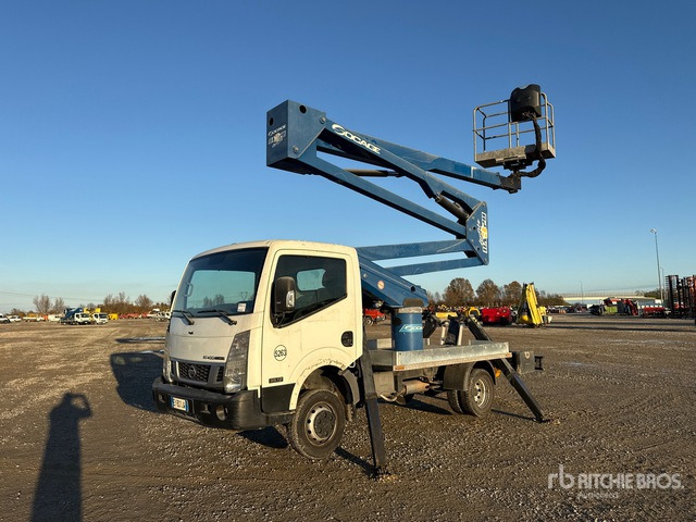 2015 Nissan Cabstar NT400 2015 Socage DA320 20 m on Bucket Truck - Грузовик с подъемником: фото 1 2015 Nissan Cabstar NT400 2015 Socage DA320 20 m on Bucket Truck - Грузовик с подъемником: фото 1
