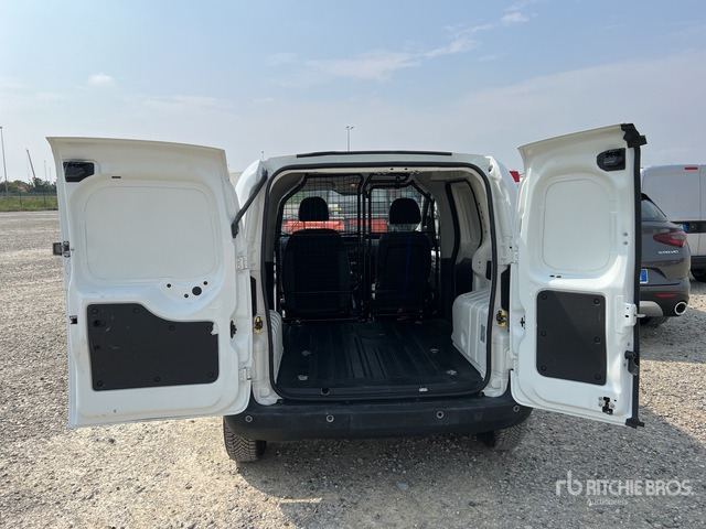 2016 Fiat Fiorino 1.3 MJT SX 16v Van Truck - Легковой фургон: фото 5 2016 Fiat Fiorino 1.3 MJT SX 16v Van Truck - Легковой фургон: фото 5