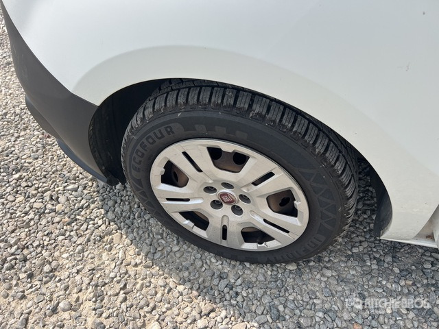 2019 Fiat Doblo Cargo Autocarro furgonato - Легковой фургон: фото 5 2019 Fiat Doblo Cargo Autocarro furgonato - Легковой фургон: фото 5