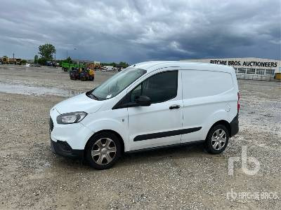 FORD TRANSIT COURIER COURIER 1.5 TDCI 75CV A-DOORS - Грузовик с закрытым кузовом: фото 1 FORD TRANSIT COURIER COURIER 1.5 TDCI 75CV A-DOORS - Грузовик с закрытым кузовом: фото 1