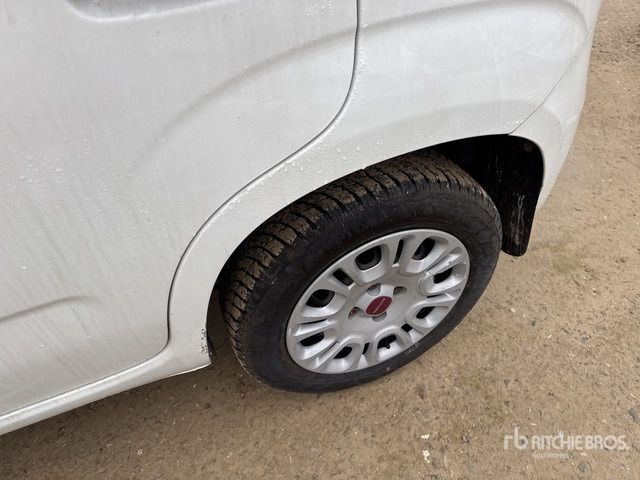 Fiat Panda Automobile - Легковой автомобиль: фото 4 Fiat Panda Automobile - Легковой автомобиль: фото 4