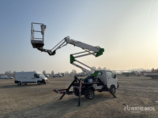 Piaggio Porter Maxxi Bucket Truck - Грузовик с подъемником: фото 4 Piaggio Porter Maxxi Bucket Truck - Грузовик с подъемником: фото 4