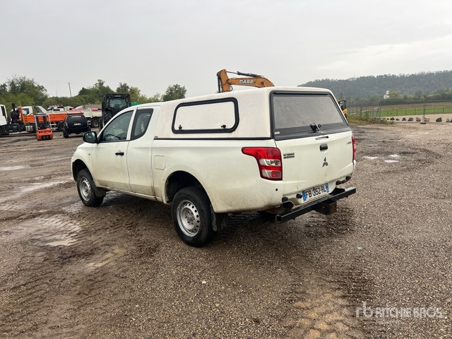 2018 Mitsubishi L200 4x4 Extended Cab (Inoperable) Pickup - Пикап: фото 4 2018 Mitsubishi L200 4x4 Extended Cab (Inoperable) Pickup - Пикап: фото 4