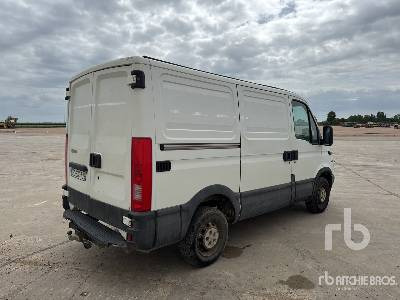IVECO 29L10HPI Vehicule Utilitaire - Цельнометаллический фургон: фото 3 IVECO 29L10HPI Vehicule Utilitaire - Цельнометаллический фургон: фото 3
