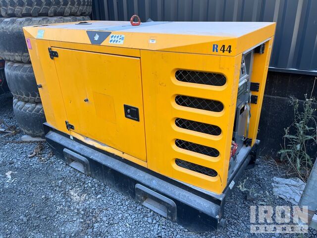 Sdmo R44 Generator Set - Электрогенератор: фото 2 Sdmo R44 Generator Set - Электрогенератор: фото 2