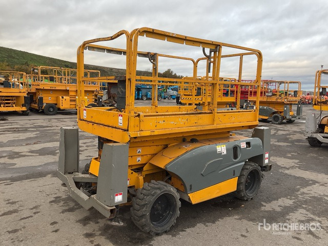 2014 Haulotte Compact 10DX 4x4 Diesel Scissor Lift - Ножничный подъемник: фото 4 2014 Haulotte Compact 10DX 4x4 Diesel Scissor Lift - Ножничный подъемник: фото 4
