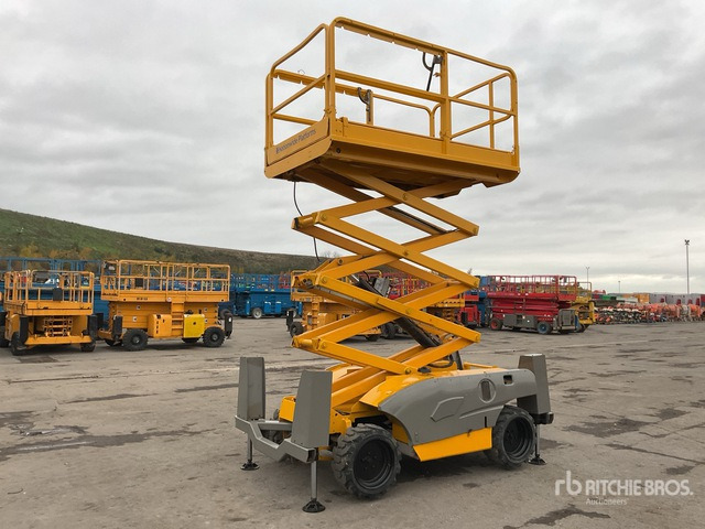 2014 Haulotte Compact 10DX 4x4 Diesel Scissor Lift - Ножничный подъемник: фото 2 2014 Haulotte Compact 10DX 4x4 Diesel Scissor Lift - Ножничный подъемник: фото 2