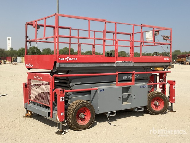 2012 Skyjack SJ9241 4x4 Diesel Scissor Lift - Ножничный подъемник: фото 3 2012 Skyjack SJ9241 4x4 Diesel Scissor Lift - Ножничный подъемник: фото 3