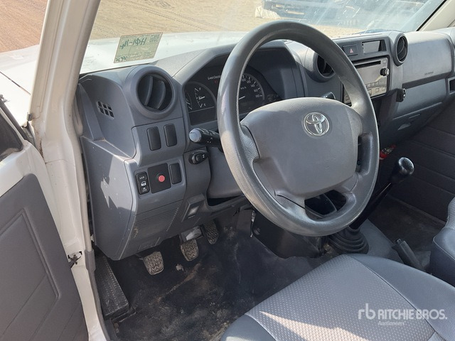 2016 Toyota Landcruiser 79L 4x4 Crew Cab Pickup - Косилка-измельчитель/ Мульчер: фото 5 2016 Toyota Landcruiser 79L 4x4 Crew Cab Pickup - Косилка-измельчитель/ Мульчер: фото 5