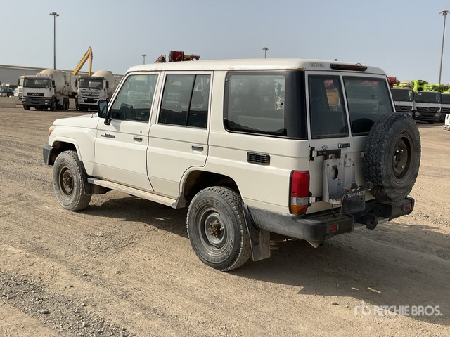 2018 Toyota Land Cruiser 76L 4x4 SUV - Внедорожник: фото 4 2018 Toyota Land Cruiser 76L 4x4 SUV - Внедорожник: фото 4