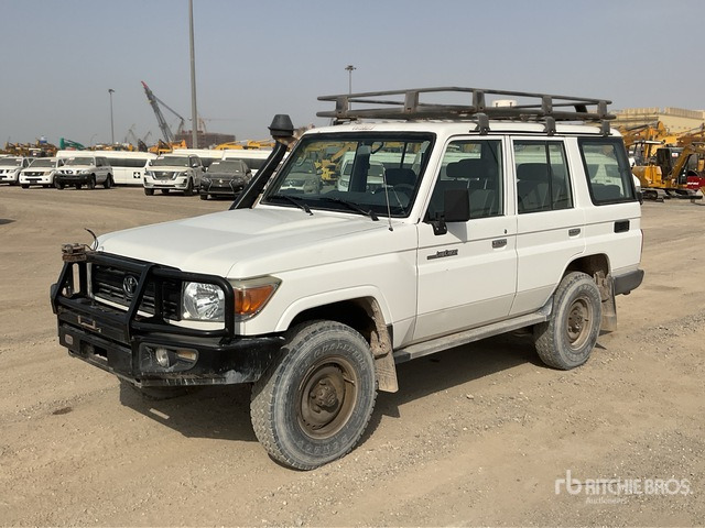 2018 Toyota Land Cruiser 76L 4x4 SUV - Внедорожник: фото 1 2018 Toyota Land Cruiser 76L 4x4 SUV - Внедорожник: фото 1