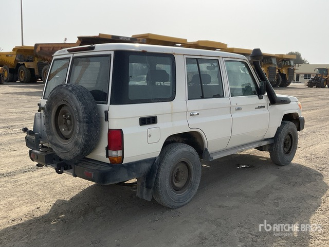 2018 Toyota Land Cruiser 76L 4x4 SUV - Внедорожник: фото 3 2018 Toyota Land Cruiser 76L 4x4 SUV - Внедорожник: фото 3