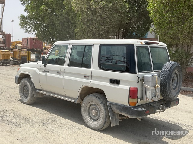 2018 Toyota Land Cruiser 76L 4x4 SUV - Внедорожник: фото 4 2018 Toyota Land Cruiser 76L 4x4 SUV - Внедорожник: фото 4