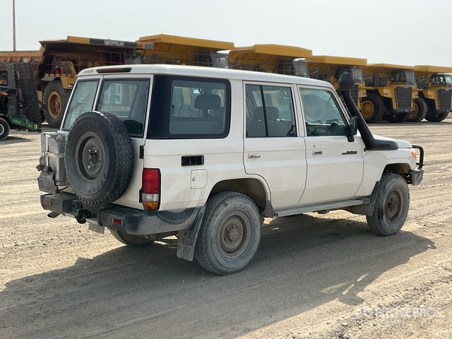2019 Toyota Land Cruiser 76L 4x4 SUV - Внедорожник: фото 4 2019 Toyota Land Cruiser 76L 4x4 SUV - Внедорожник: фото 4