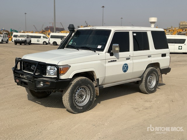 2021 Toyota Land Cruiser 76L 4x4 SUV - Внедорожник: фото 1 2021 Toyota Land Cruiser 76L 4x4 SUV - Внедорожник: фото 1