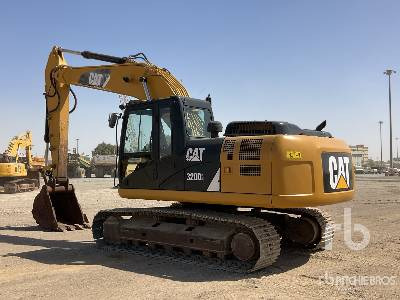 CAT 320D2 - Гусеничный экскаватор: фото 2 CAT 320D2 - Гусеничный экскаватор: фото 2