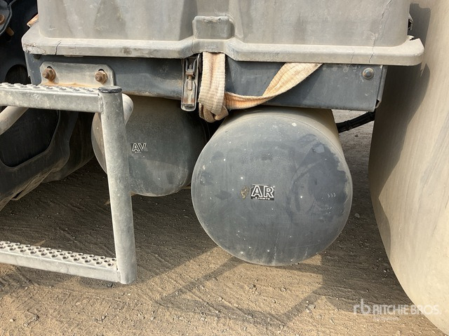 2015 Mercedes-Benz Actross 1843LS 4x2 S/A Sleeper Truck Tractor - Тягач: фото 4 2015 Mercedes-Benz Actross 1843LS 4x2 S/A Sleeper Truck Tractor - Тягач: фото 4