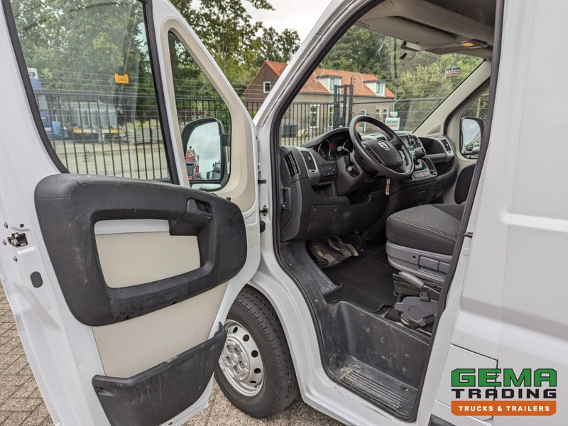 Фото интерьера 1: Цельнометаллический фургон Fiat Ducato 250 MultiJet 115 Handgeschakeld - Airco - Dakimperiaal - 92.000km! (3140)