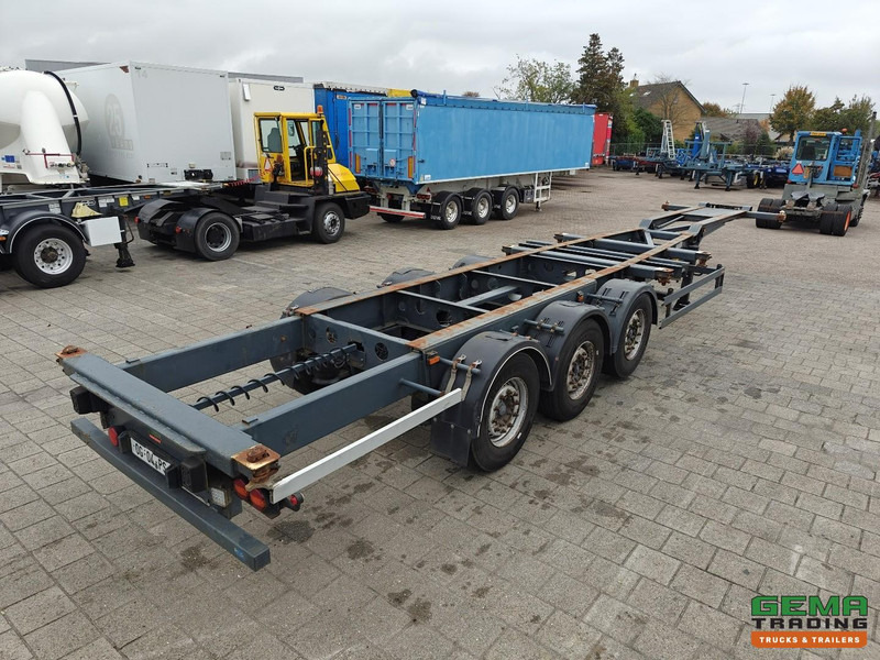 Schmitz Cargobull SCF 24 G 3-Assen MB - LiftAs - Schijfremmen - Vast Chassis - 2x20FT 1x30FT 40FT aansluiting - Полуприцеп-контейнеровоз/ Сменный кузов: фото 1 Schmitz Cargobull SCF 24 G 3-Assen MB - LiftAs - Schijfremmen - Vast Chassis - 2x20FT 1x30FT 40FT aansluiting - Полуприцеп-контейнеровоз/ Сменный кузов: фото 1