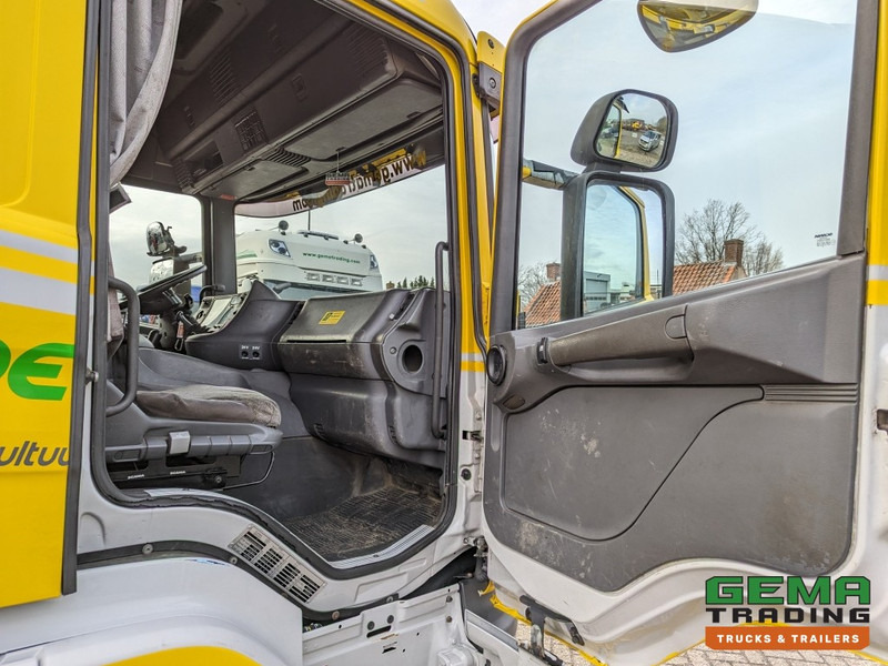 Тягач Scania P114-340 LA 4x2 CP19 Euro3 Manual - Side Skirts - Toolbox (T1350): фото 12