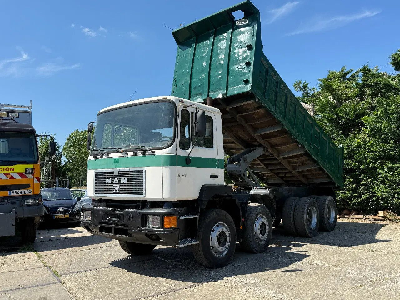 MAN 35.372 8X4 Tipper Spring/Spring ZF Manual Gear E - Самосвал: фото 2 MAN 35.372 8X4 Tipper Spring/Spring ZF Manual Gear E - Самосвал: фото 2
