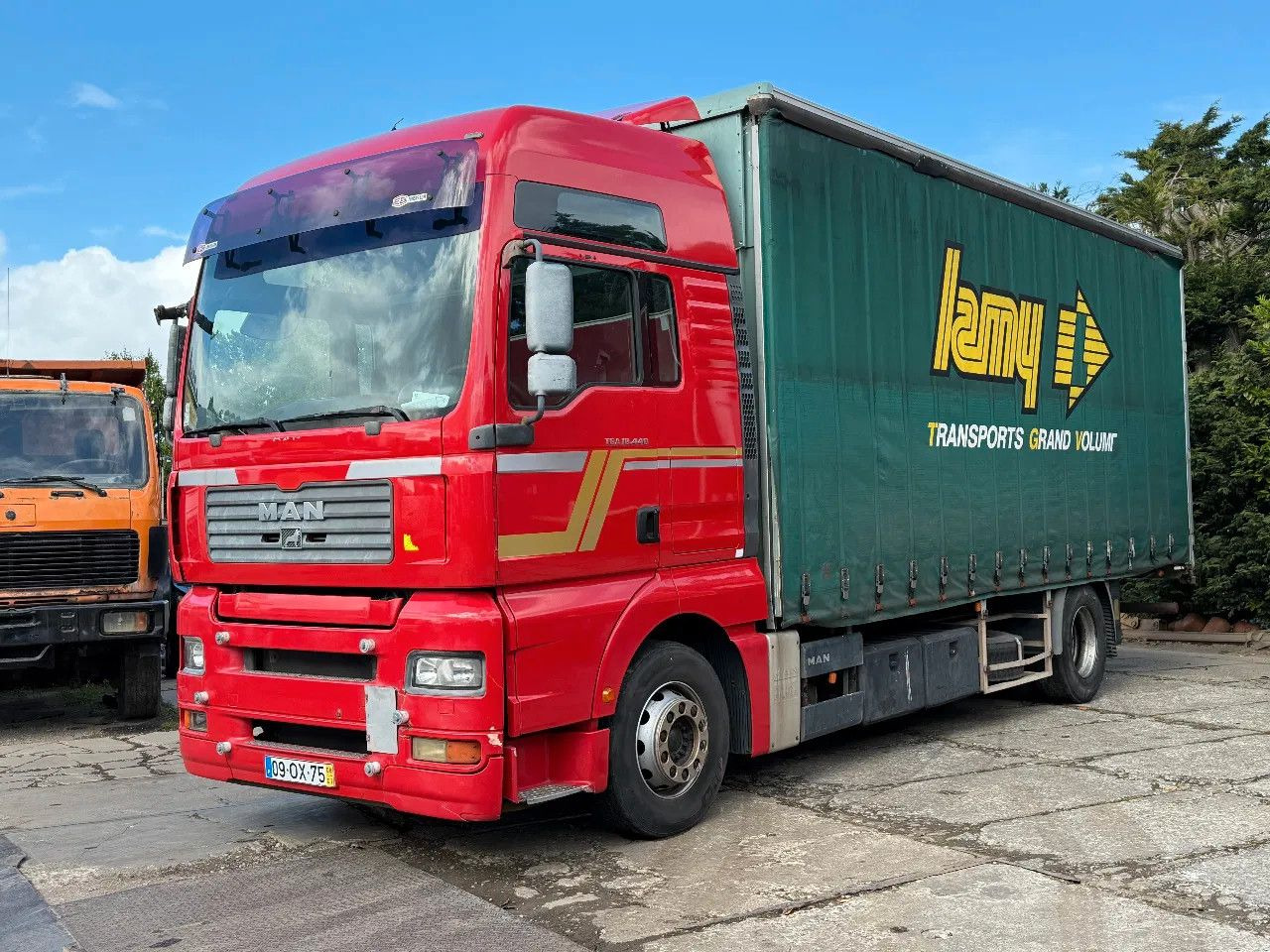 MAN TGA 18.440 4X2 BOX Spring/Air EURO3 Retarder ZF - Грузовик с закрытым кузовом: фото 2 MAN TGA 18.440 4X2 BOX Spring/Air EURO3 Retarder ZF - Грузовик с закрытым кузовом: фото 2