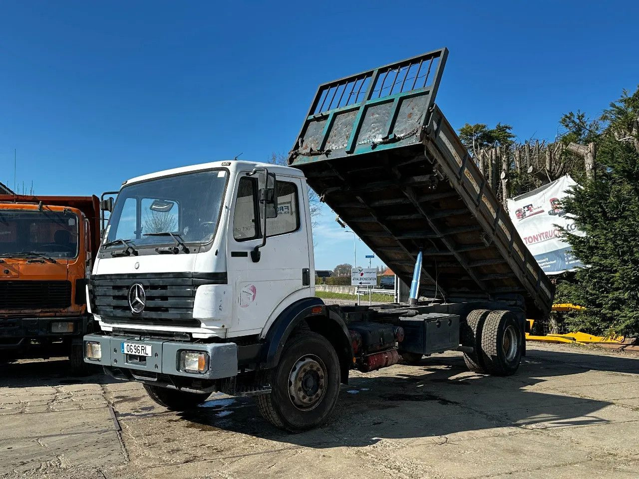 Mercedes-Benz SK 1733 V6 4X2 Tipper Spring/Spring EPS Manual G - Самосвал: фото 2 Mercedes-Benz SK 1733 V6 4X2 Tipper Spring/Spring EPS Manual G - Самосвал: фото 2