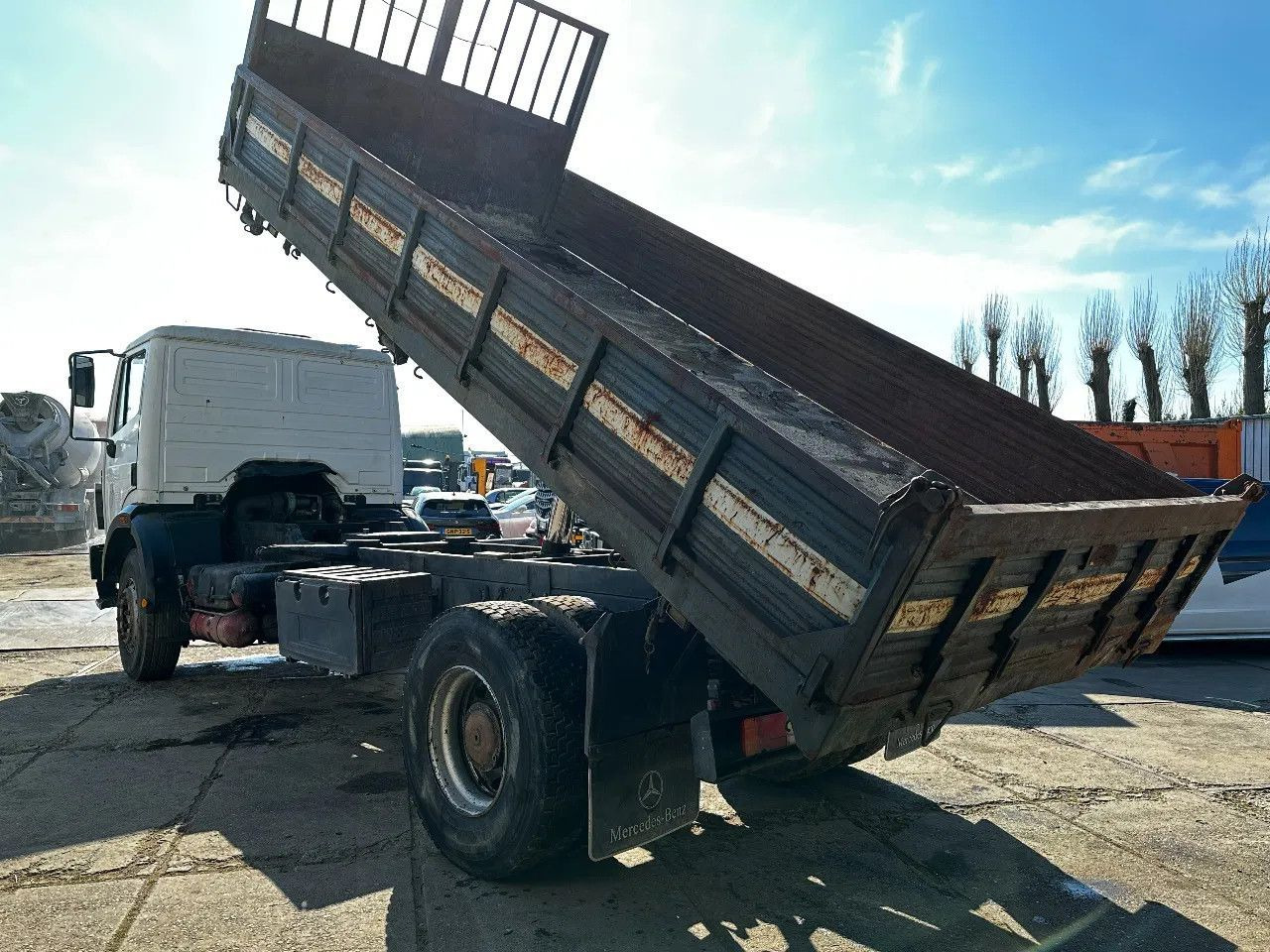 Mercedes-Benz SK 1733 V6 4X2 Tipper Spring/Spring EPS Manual G - Самосвал: фото 3 Mercedes-Benz SK 1733 V6 4X2 Tipper Spring/Spring EPS Manual G - Самосвал: фото 3