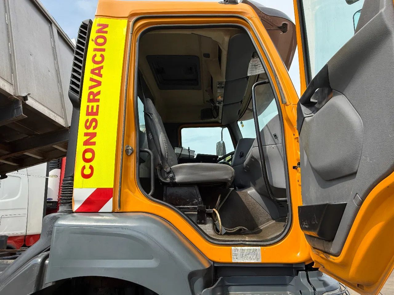 Самосвал Renault Kerax 400 6X6 Tipper Spring/spring ZF Man Gear E: фото 12