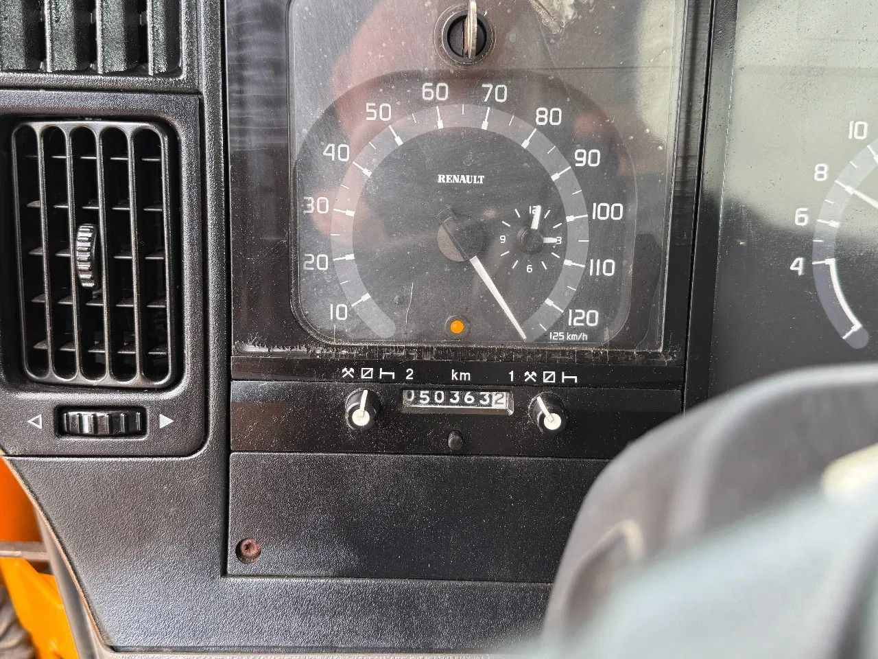 Самосвал Renault Kerax 400 6X6 Tipper Spring/spring ZF Man Gear E: фото 19