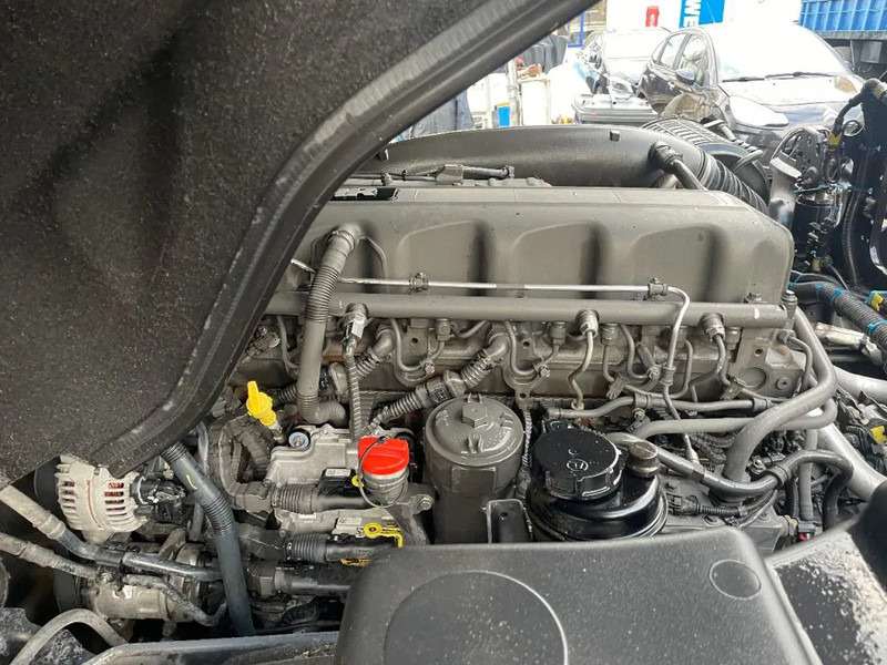 Тягач DAF XF 106.460 4X2 Tractor-unit Spring/Air Retarder Euro6: фото 11 Тягач DAF XF 106.460 4X2 Tractor-unit Spring/Air Retarder Euro6: фото 11