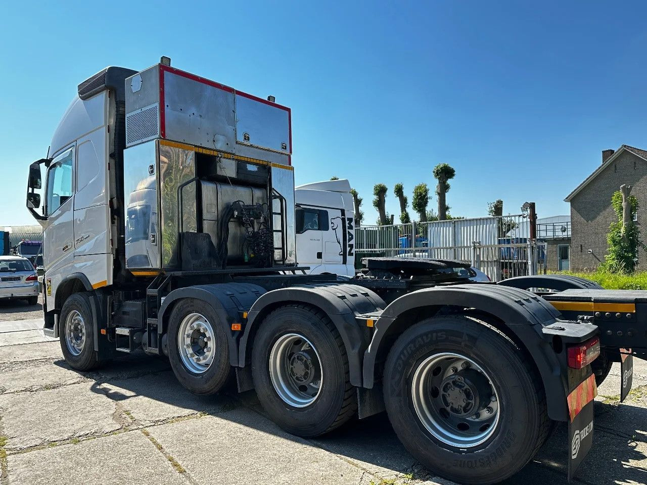 Volvo FH 16.750 8X4 Tractor-unit Push-pull 180T Retard Volvo FH 16.750 8X4 Tractor-unit Push-pull 180T Retard - Тягач: фото 3 Volvo FH 16.750 8X4 Tractor-unit Push-pull 180T Retard Volvo FH 16.750 8X4 Tractor-unit Push-pull 180T Retard - Тягач: фото 3